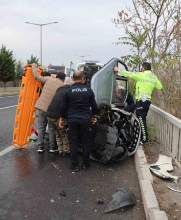 elektrikli-otomobile-carpti-savunmasi-pes-dedirtti-kucuk-oldugu-icin-captim-buyuk-olsa-carpmazdim-EW3dp1vA.jpg