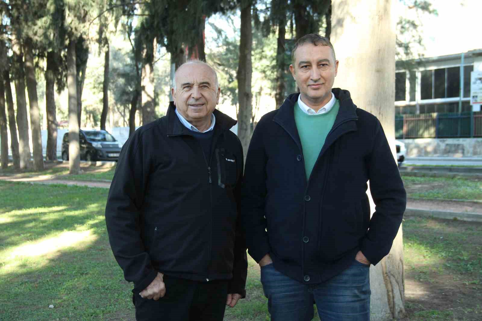 elektrikli otomobilin yakinina yildirim dustu milyonluk arac hurda oldu 2 cmD9G1BB