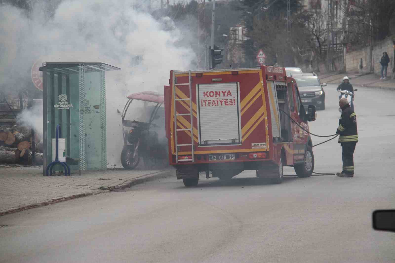 elektrikli uc tekerlekli motosiklet alev alev yandi 1 qalVCbIL