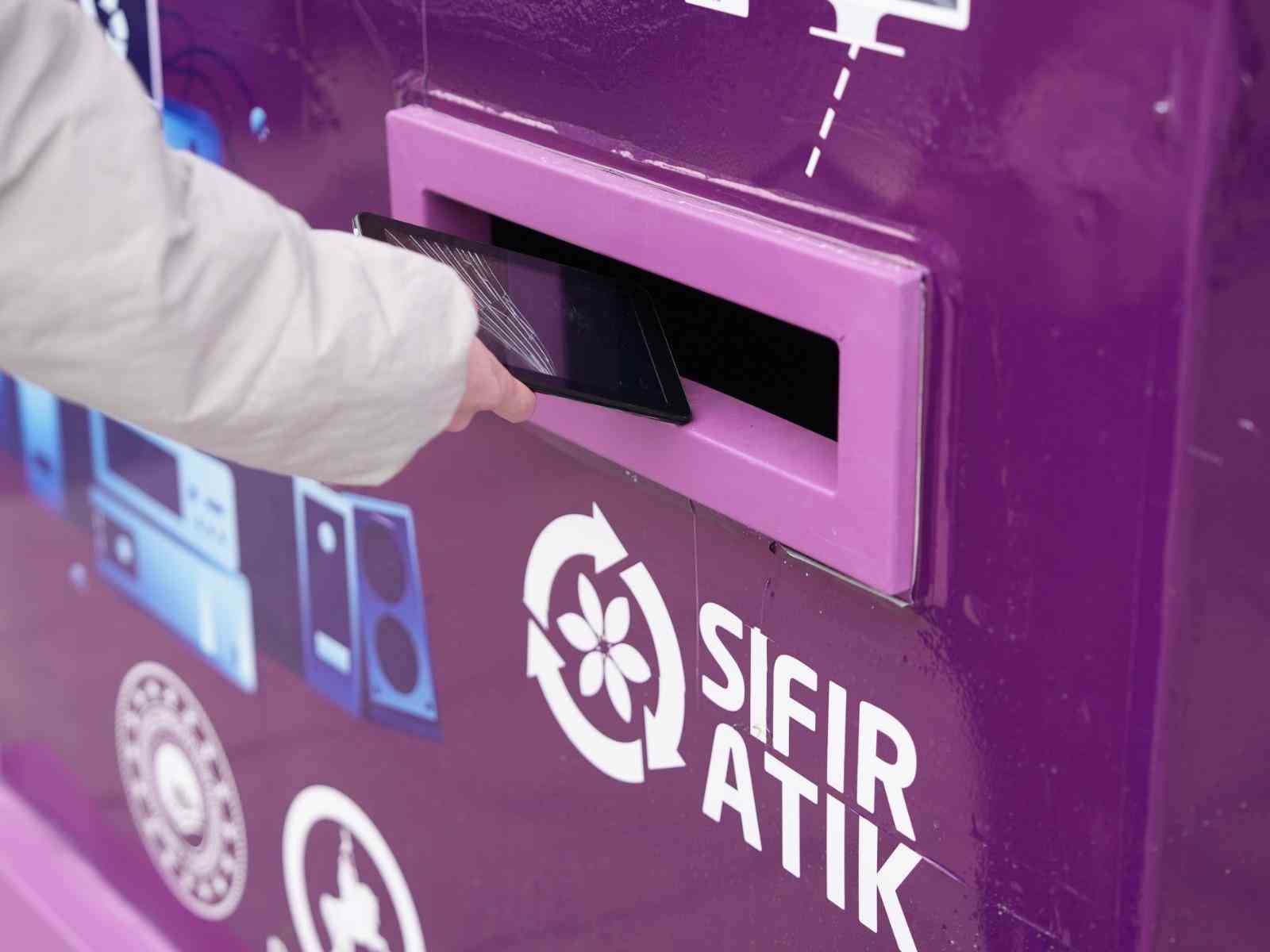 elektronik atiklar cope degil atik kumbarasina 3 pNi4Lrus
