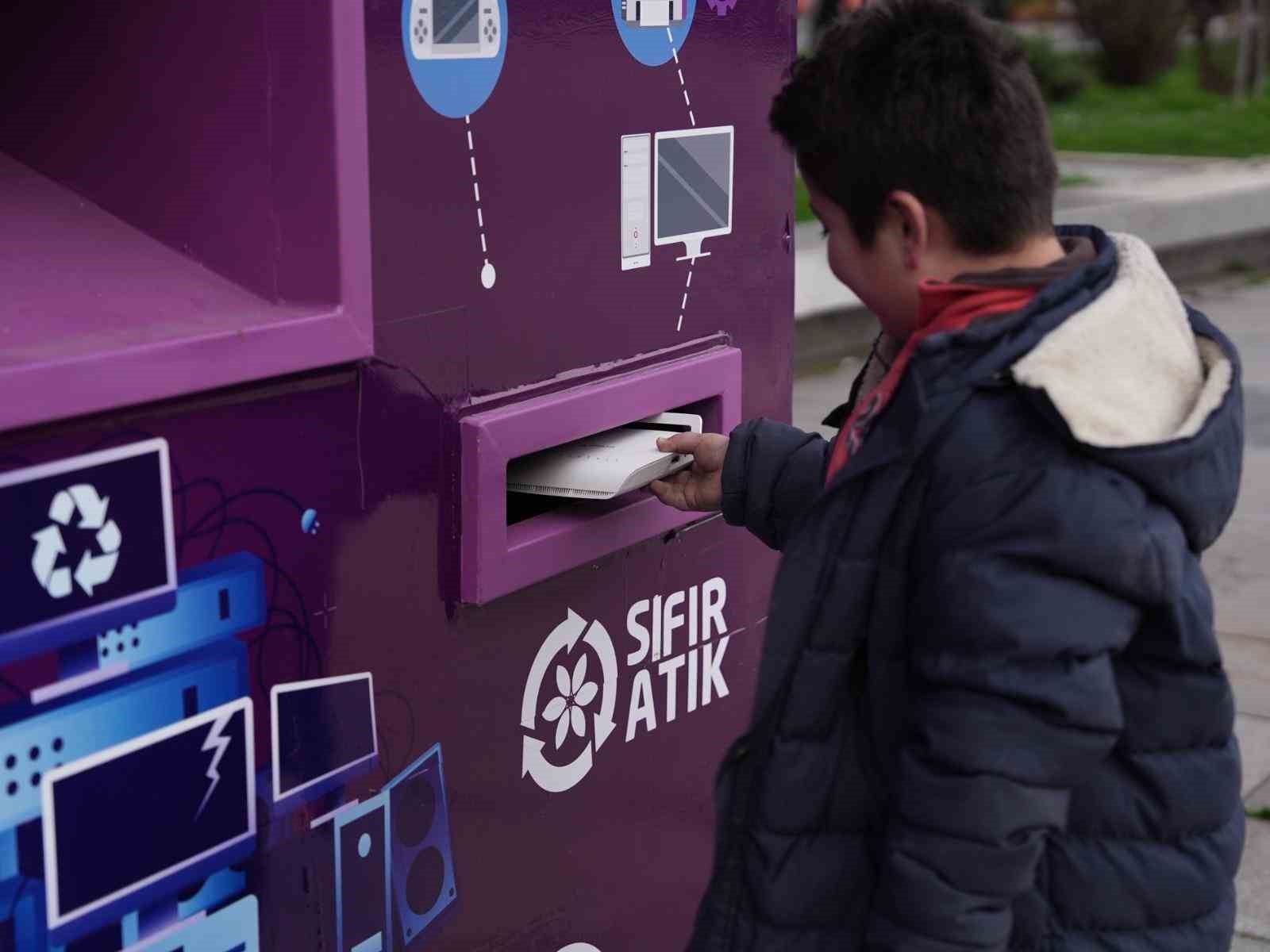 elektronik atiklar cope degil atik kumbarasina 4 ptcrJabw