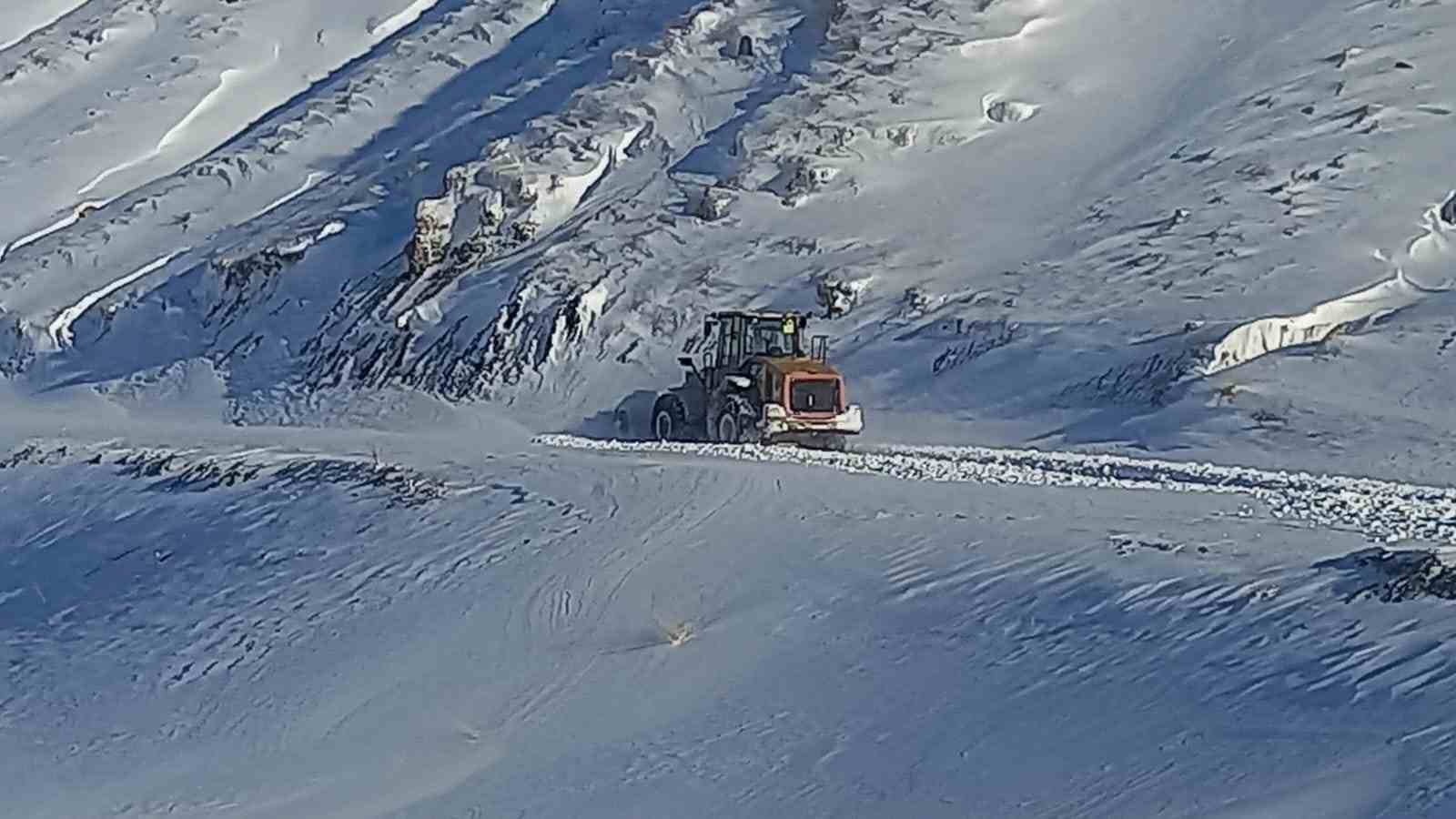 eleskirtte cig engeli kaldirildi 55 koy yolu ulasima acildi 2 DypV447i