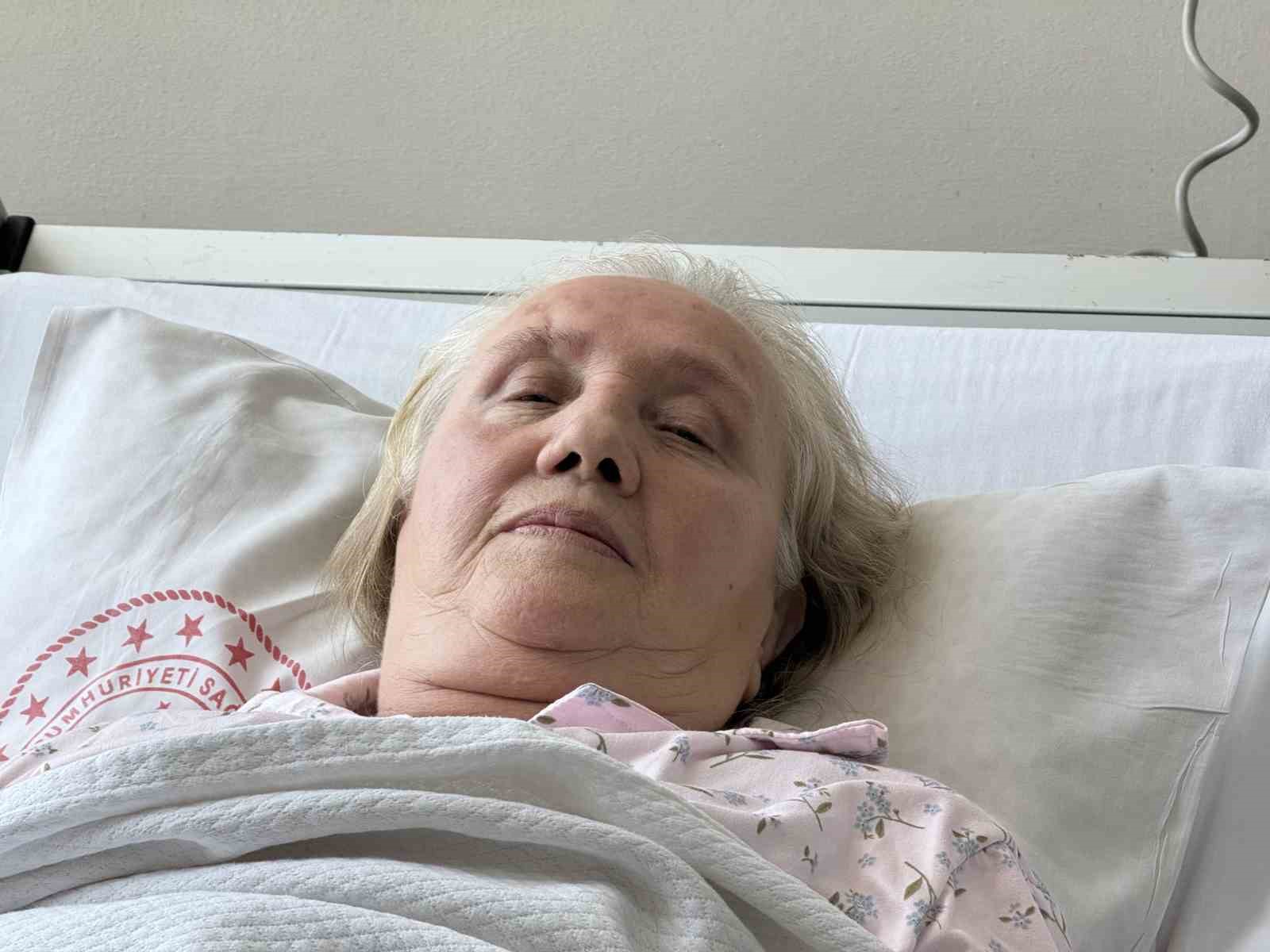 eline gelen kitle uzerine harekete gecildi turkiyedeki ilk ameliyat gururluyuz 1 Em9GCD2V