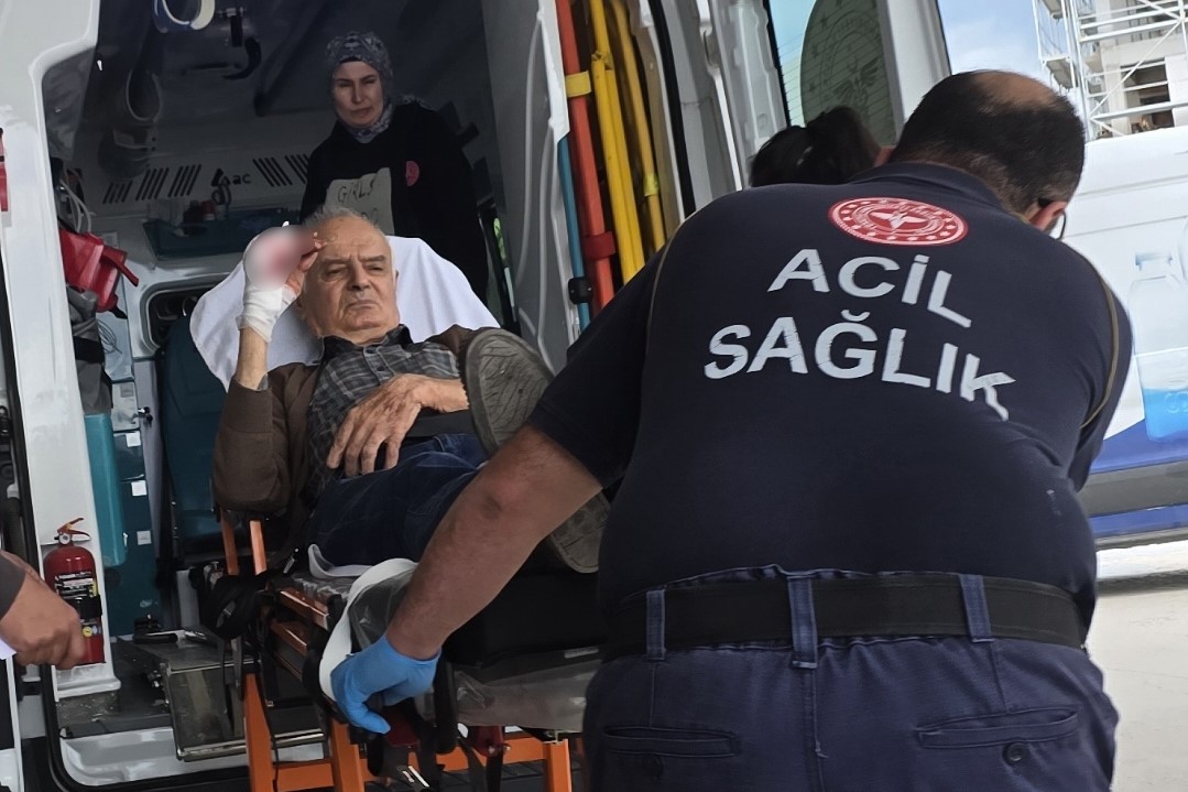 elini bicki makinesine kaptirdi parmagi koptu 0 W6L4s2bC