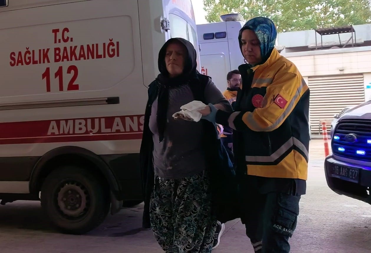 elleri merdaneli utuye sikisan kadin yaralandi 1 Q6TbShHc