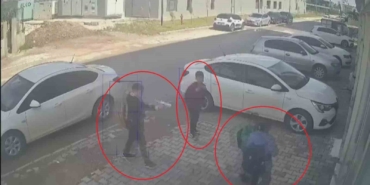 ellerindeki-oyuncak-silahla-11-yasindaki-cocugun-onunu-kesen-3-akrani-para-istedi-A6kqHuij.jpg