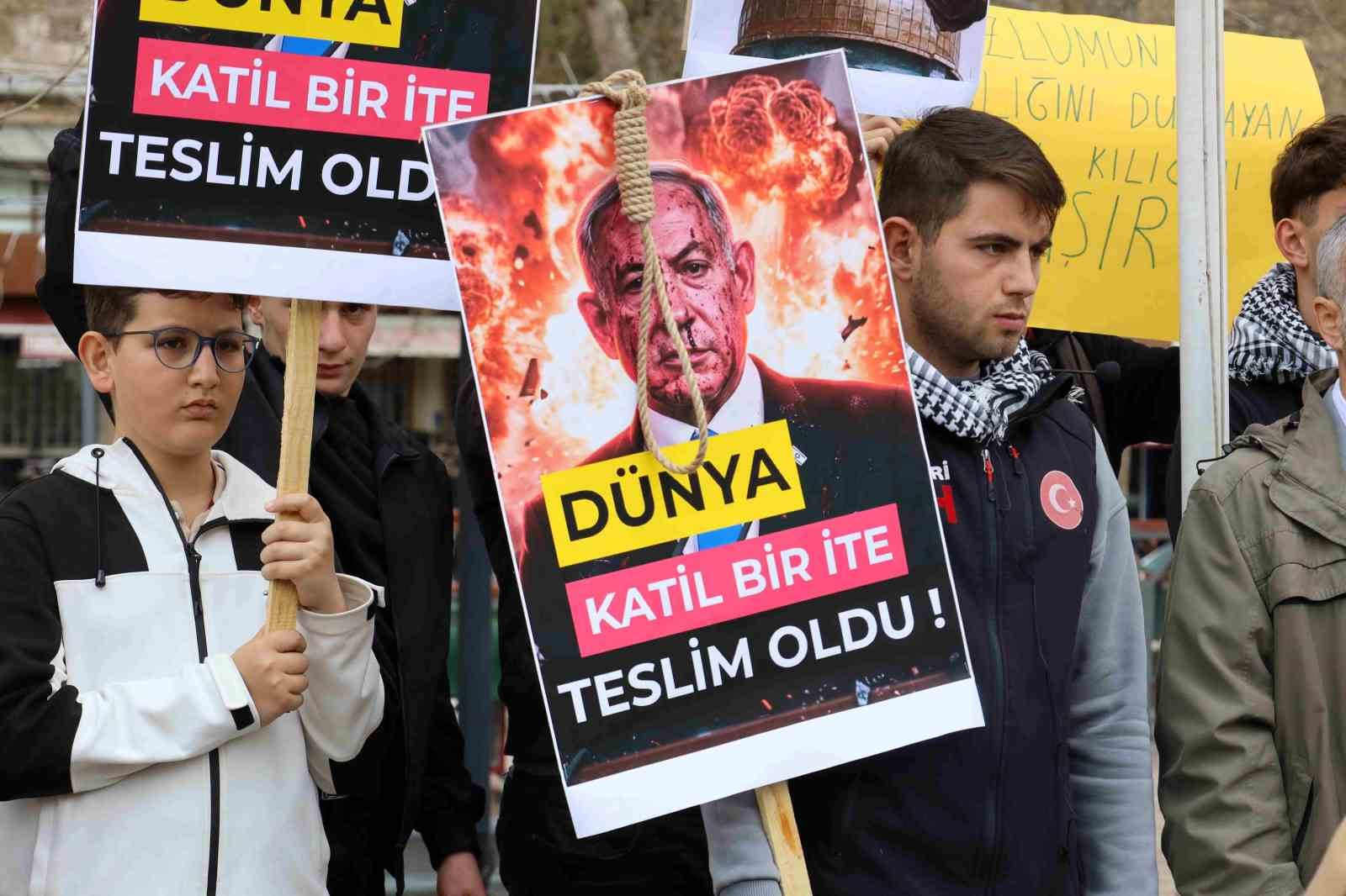 elleriyle besleyip buyuttugu kuzuyu gazzeye bagisladi 3