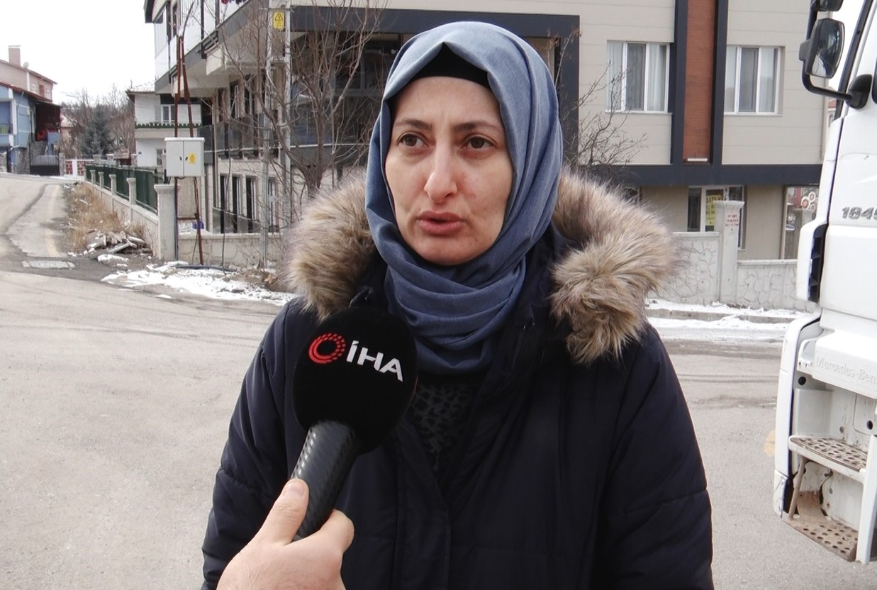 elmadagda sahipsiz kopeklerin saldirisina ugrayan kadin komsum biraz gecikseydi ya da orada olmasaydi su