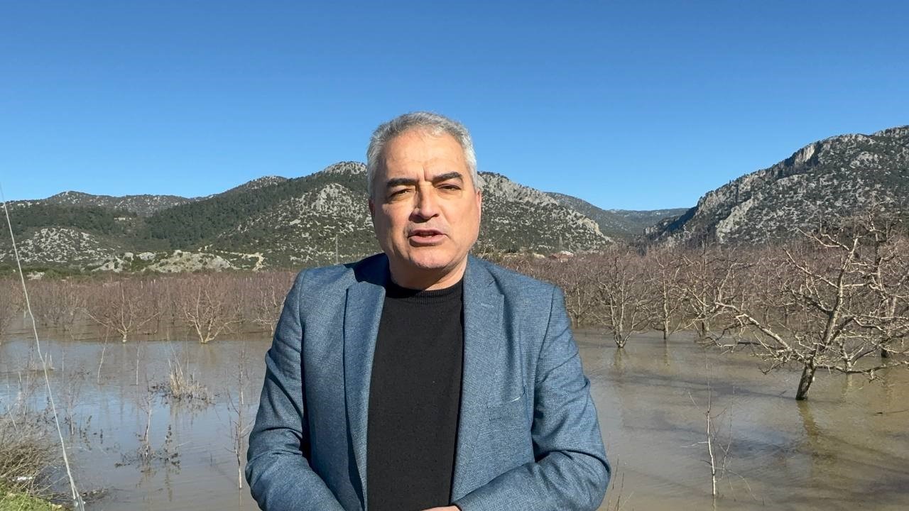 elmanin baskenti egirdirde yagis bereketi bahceleri gole cevirdi 3 6alRQ5dq
