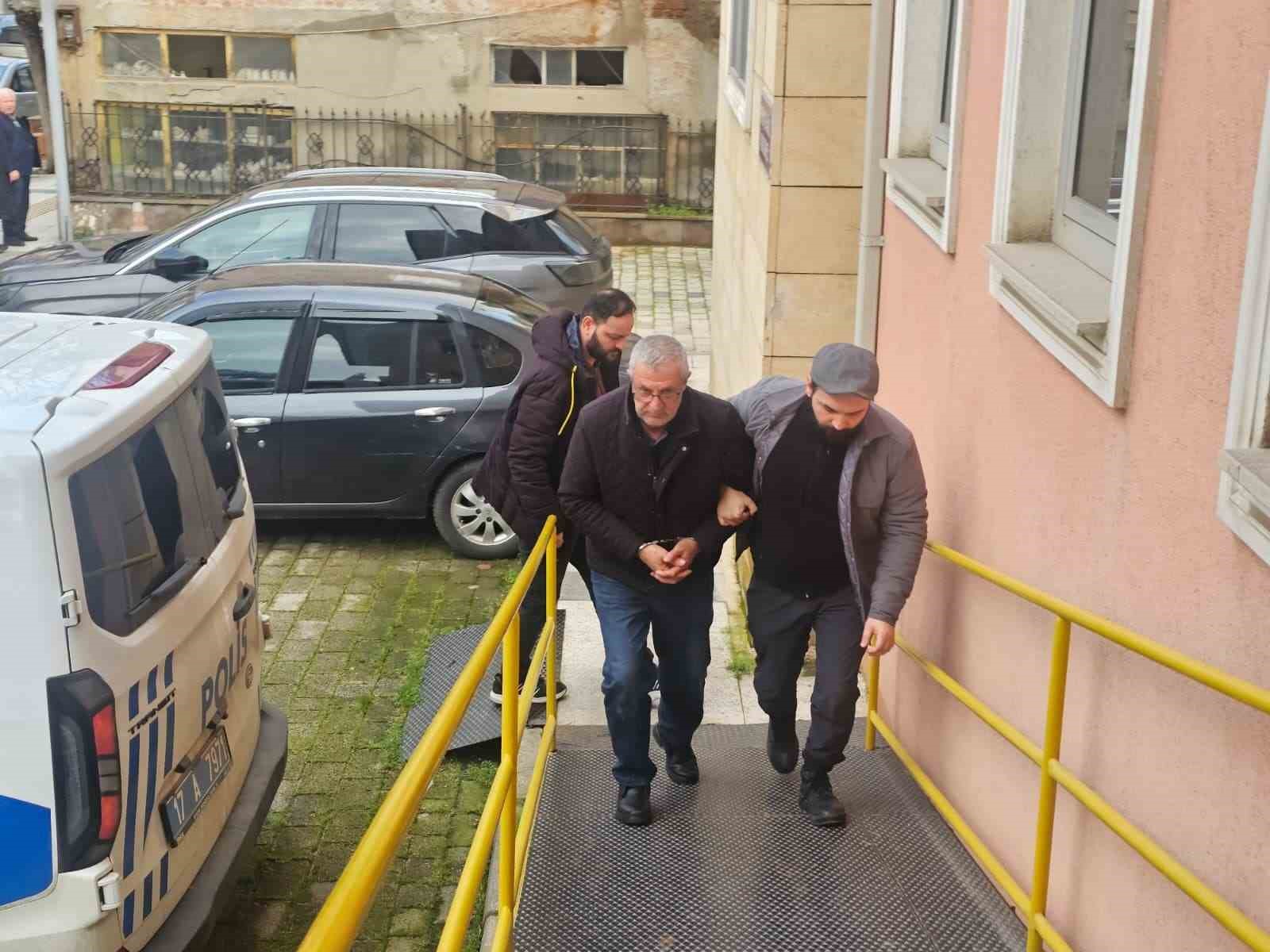 emanet verdigi altinlari odemeyen oglunu olduren baba adliyeye sevk edildi 1 TTaeqVkL