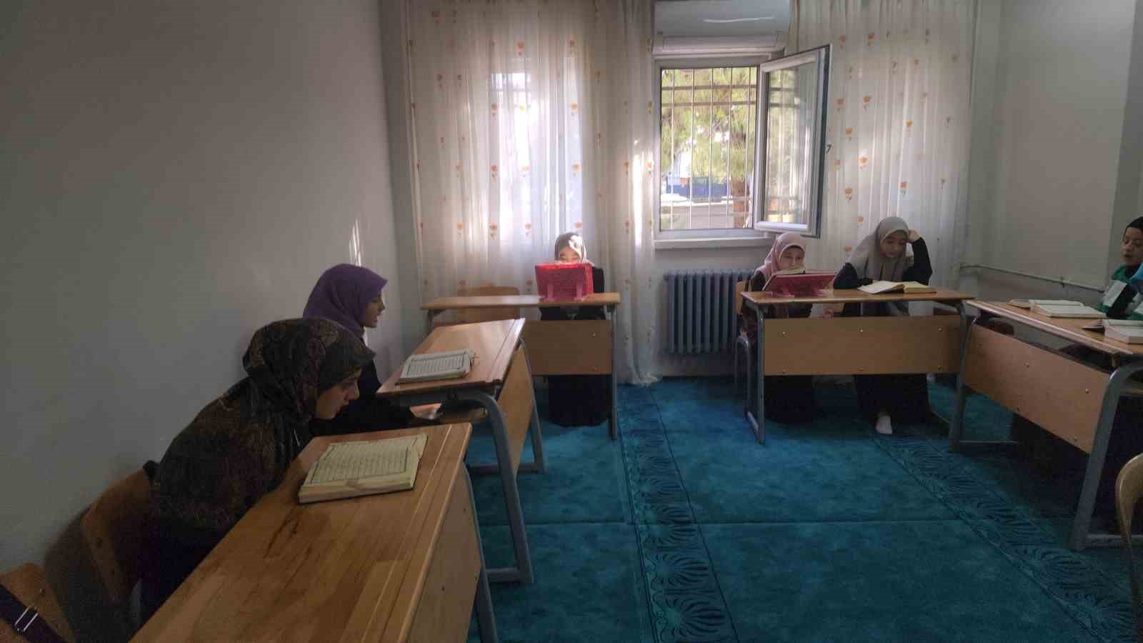 emeginin karsiligini alarak hafiz olan kiz babasina mujdeli haberi gozyaslari icerisinde verdi 3
