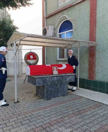 emekli-binbasi-ozcan-yildiza-askeri-torenle-veda-r7XfIPJm.jpg
