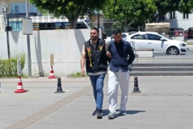 emekli-ogretmeni-2-milyon-lira-dolandirdi-2-bin-dakikalik-goruntu-incelenerek-yakalandi-OfMZu3FF.jpg