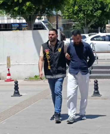 emekli-ogretmeni-2-milyon-lira-dolandirdi-2-bin-dakikalik-goruntu-incelenerek-yakalandi-OfMZu3FF.jpg