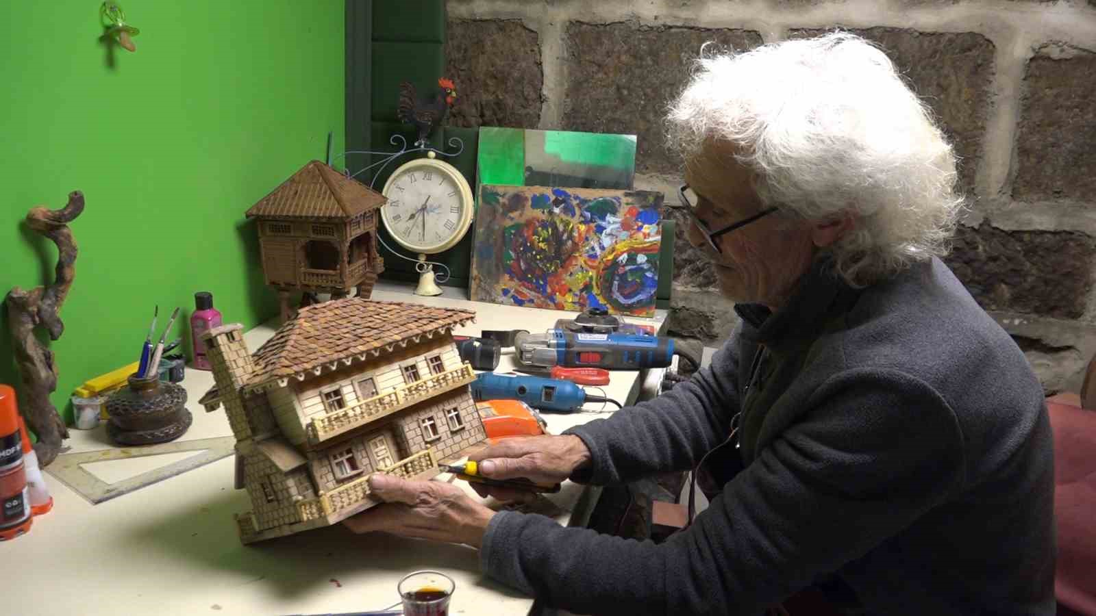 emekli olduktan sonra yaptigi ahsap maket evler begeni topluyor 0