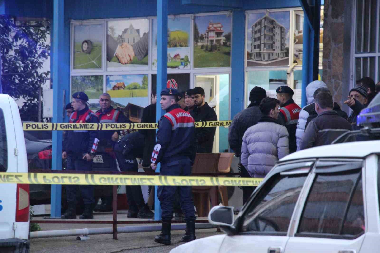 emekli polis dehset sacti esini ve mhp ilce baskanini silahla vurarak oldurdu 2 8HT4stal