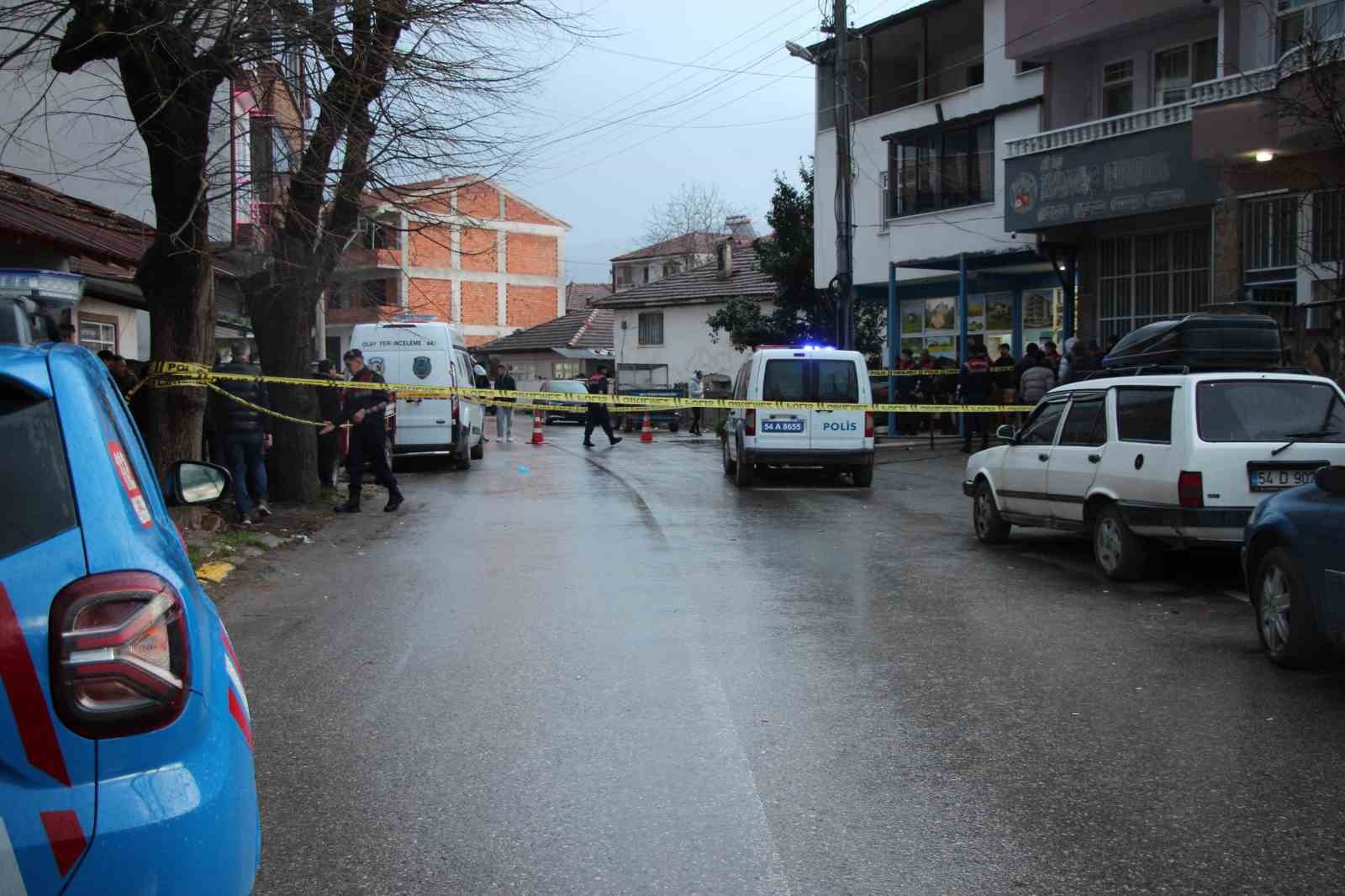 emekli polis dehset sacti esini ve mhp ilce baskanini silahla vurarak oldurdu 9 qFNmX2Pu