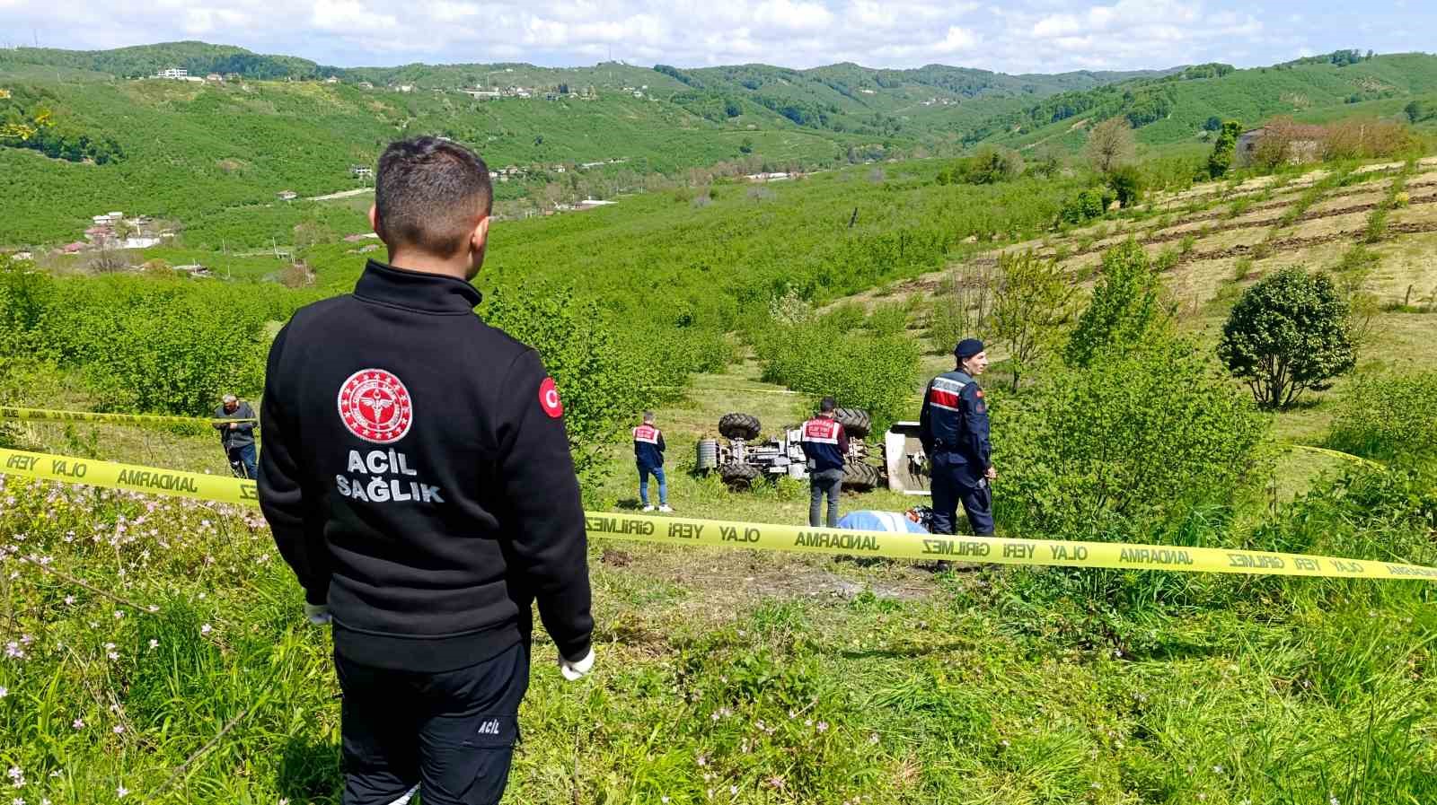 emekli polis devrilen traktorun altinda can verdi 4 LeeHA2mW