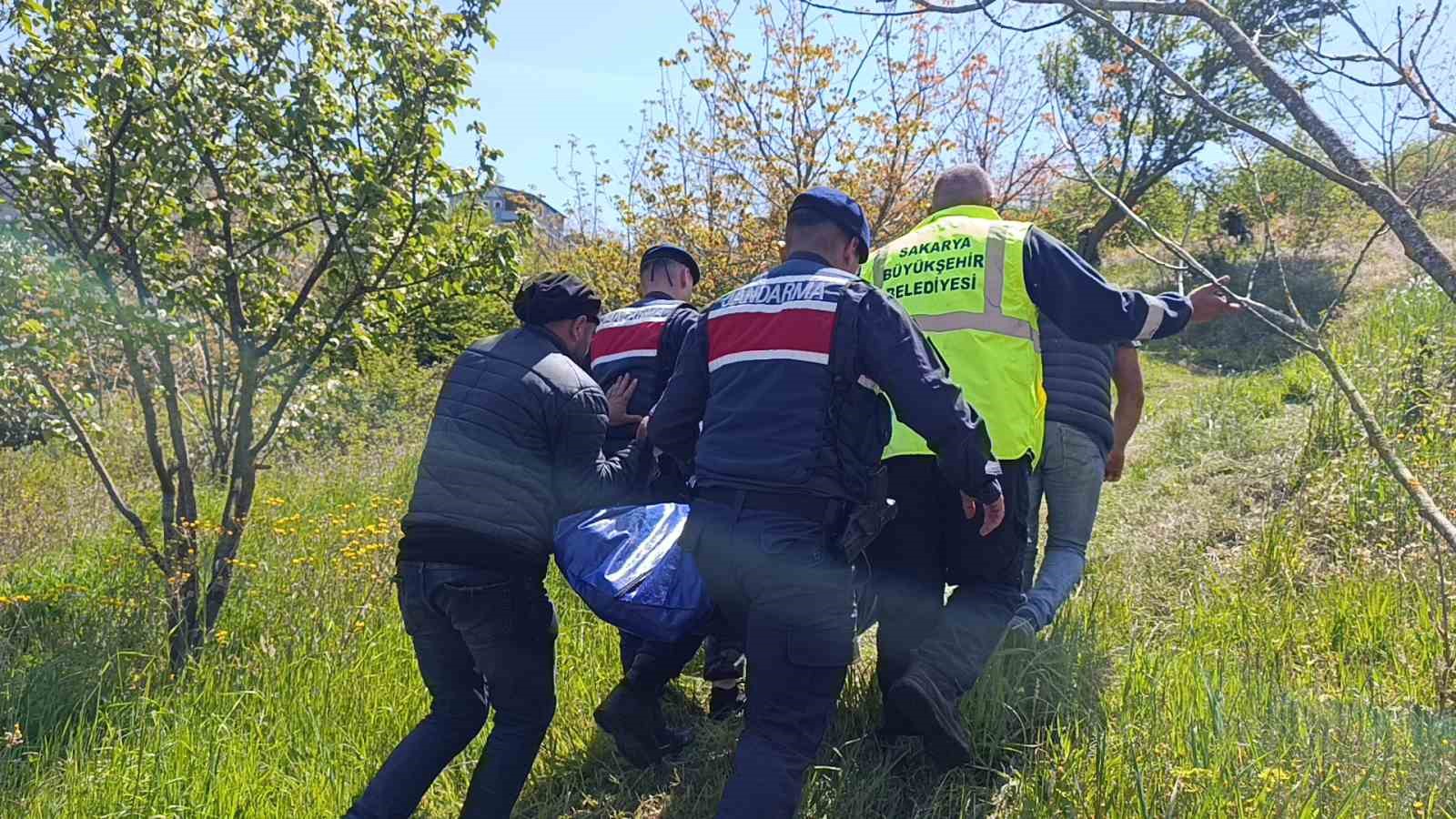 emekli polis devrilen traktorun altinda can verdi 6 jkpg5JEI