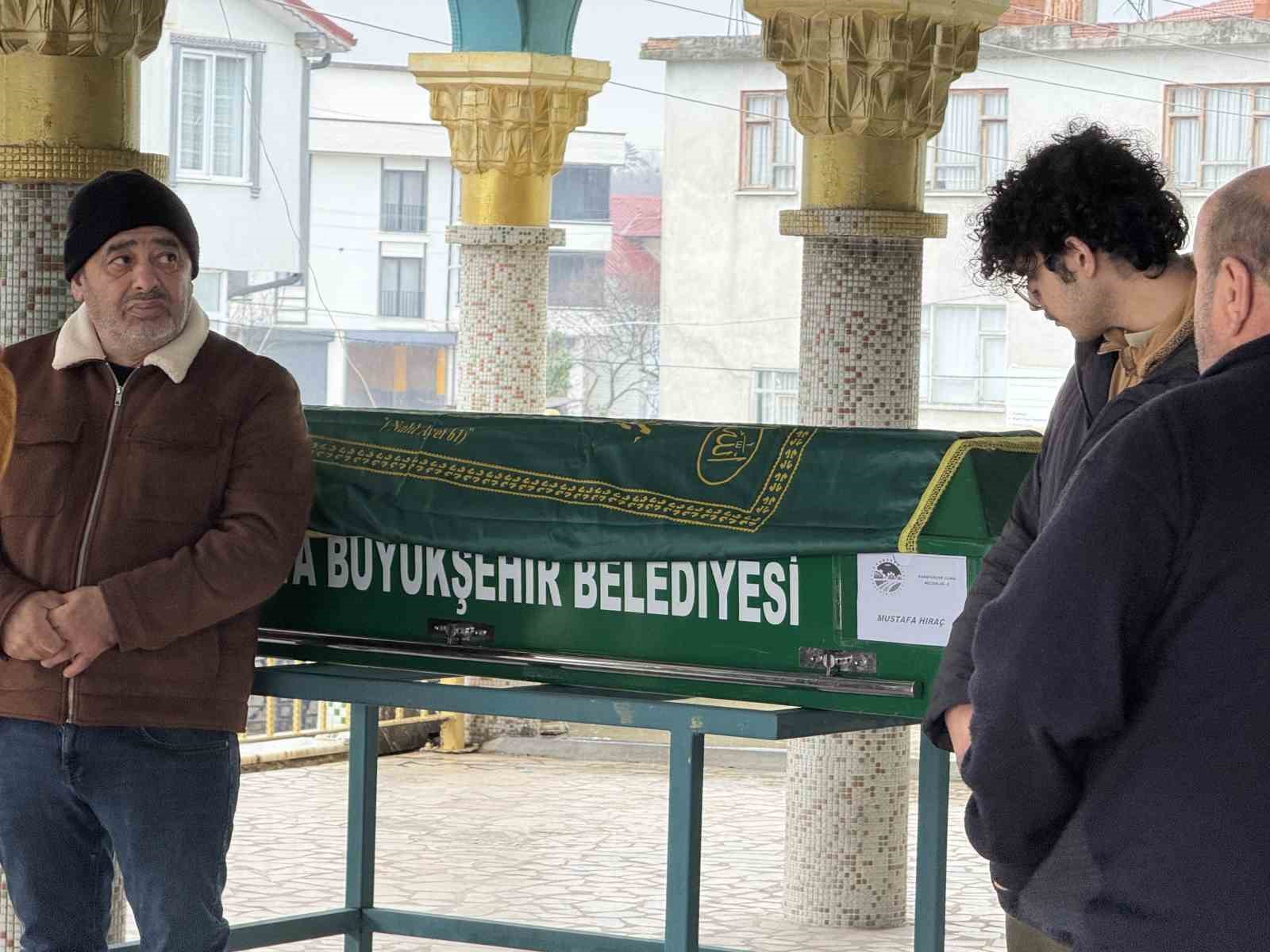 emekli polisin oldurdugu mhp ilce baskani son yolculuguna ugurlandi 1 hzyScwkA