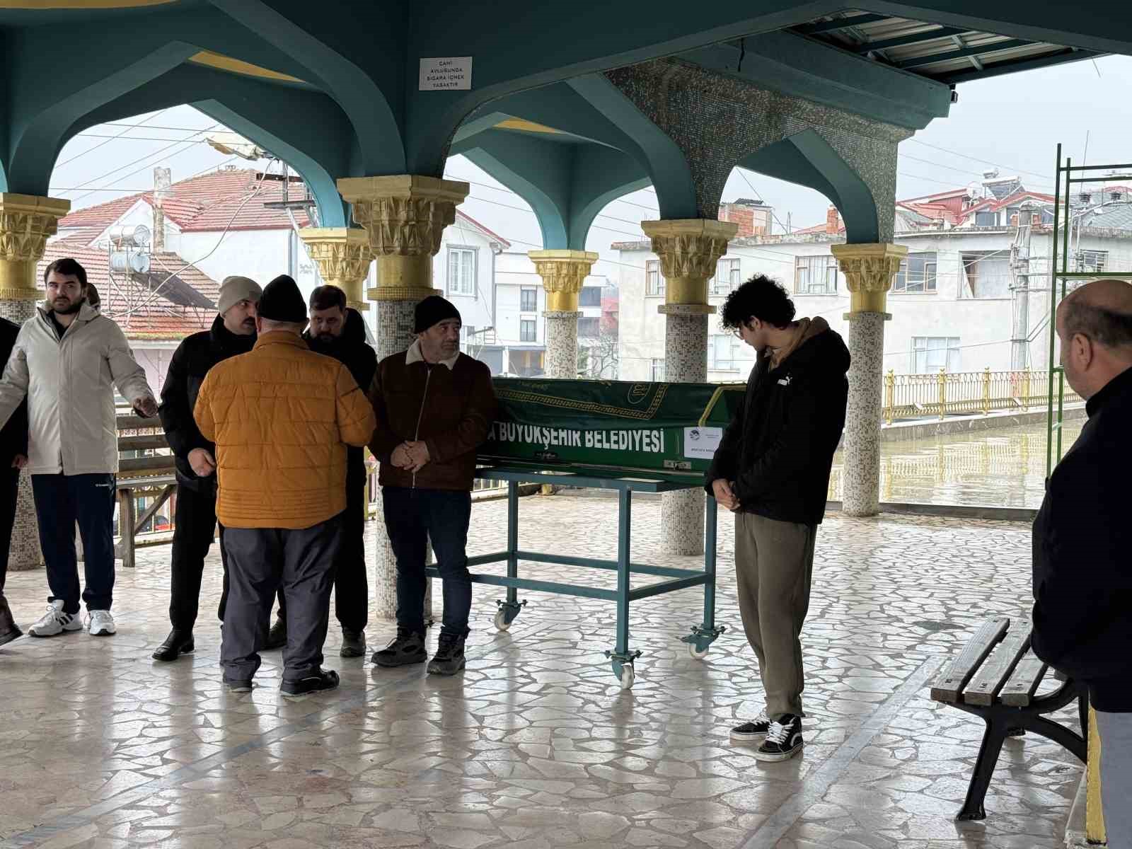emekli polisin oldurdugu mhp ilce baskani son yolculuguna ugurlandi 2 3RHMLQFf