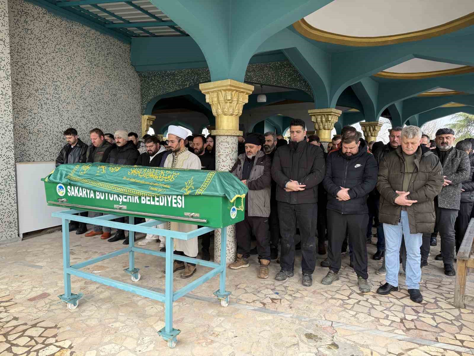 emekli polisin oldurdugu mhp ilce baskani son yolculuguna ugurlandi 8 wFs4WWFc