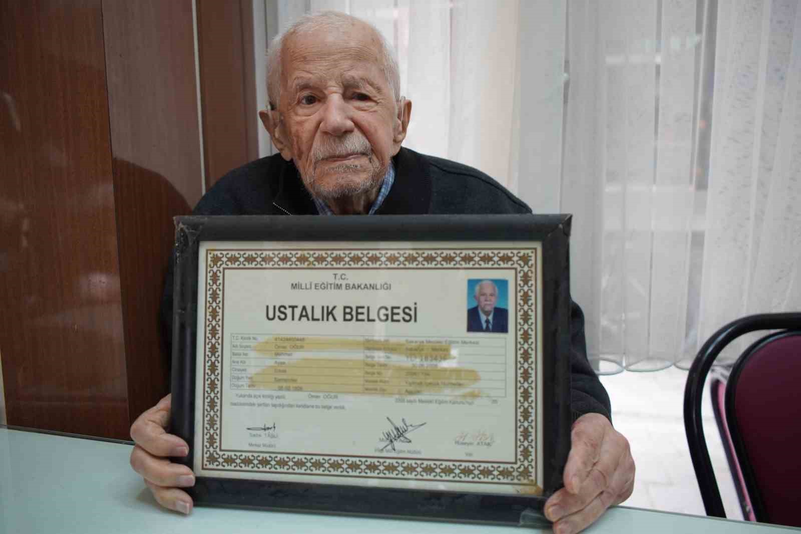emekli profesor baba mirasi donerci dukkanina sahip cikiyor 6 AQbNuCpv