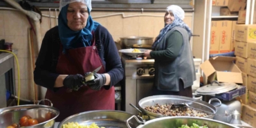 emekli-sema-ogretmen-asevinde-engelli-ve-kimsesizlere-anne-oldu-mazxc49b.jpg