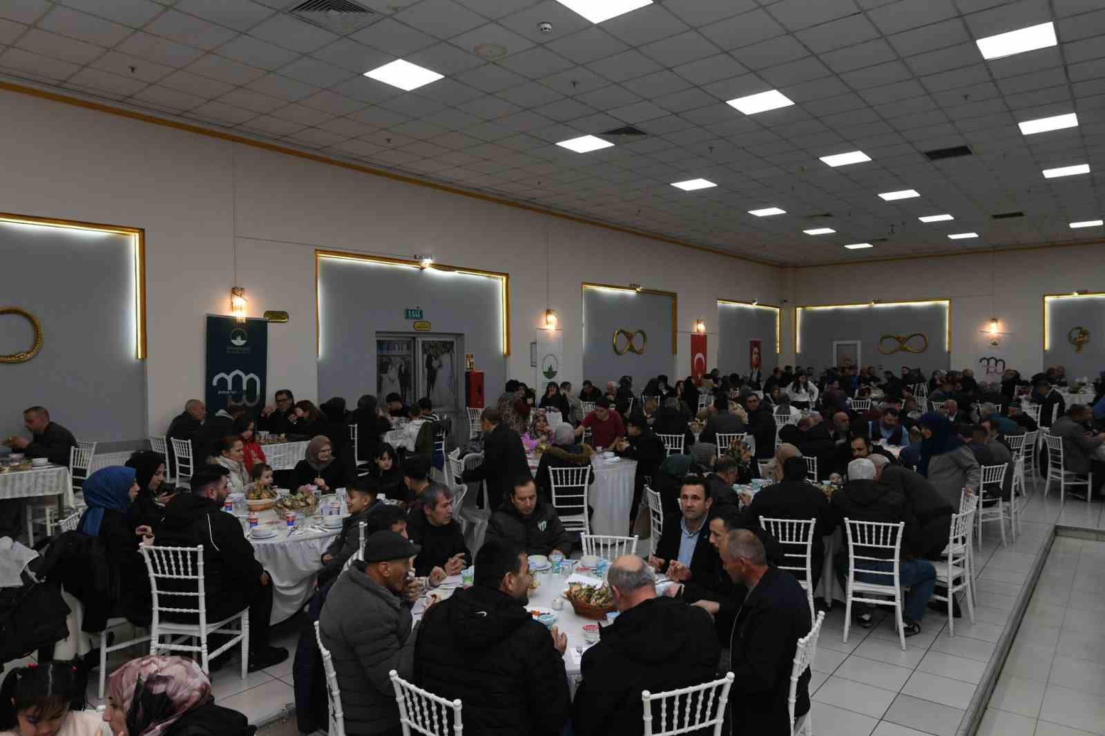 emekte gonuller ayni iftar sofrasinda bulustu 4 ngAdSmyQ