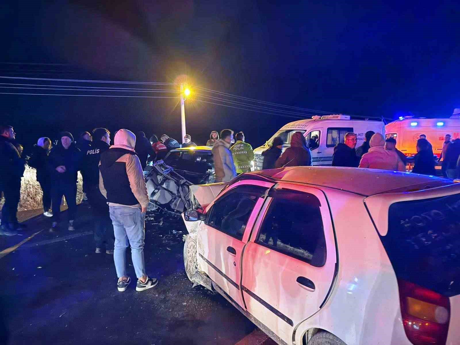 emette iki arac kafa kafaya carpisti 4 yarali 4