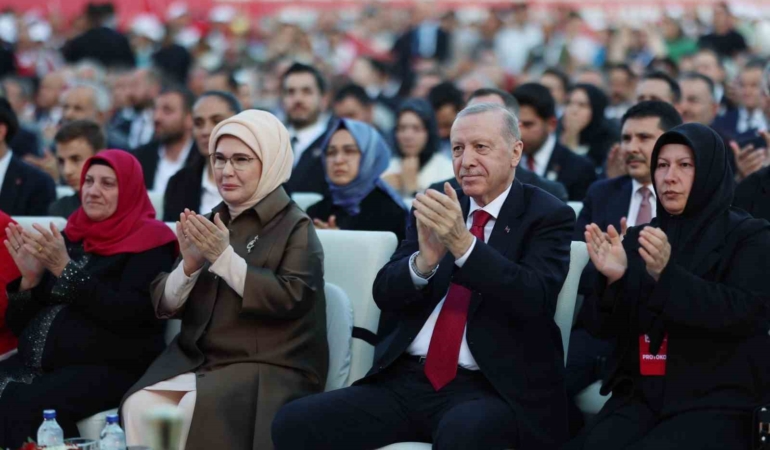 emine-erdogan-15-temmuz-tarihi-bir-donum-noktasidir-7NAlRvgB.jpg