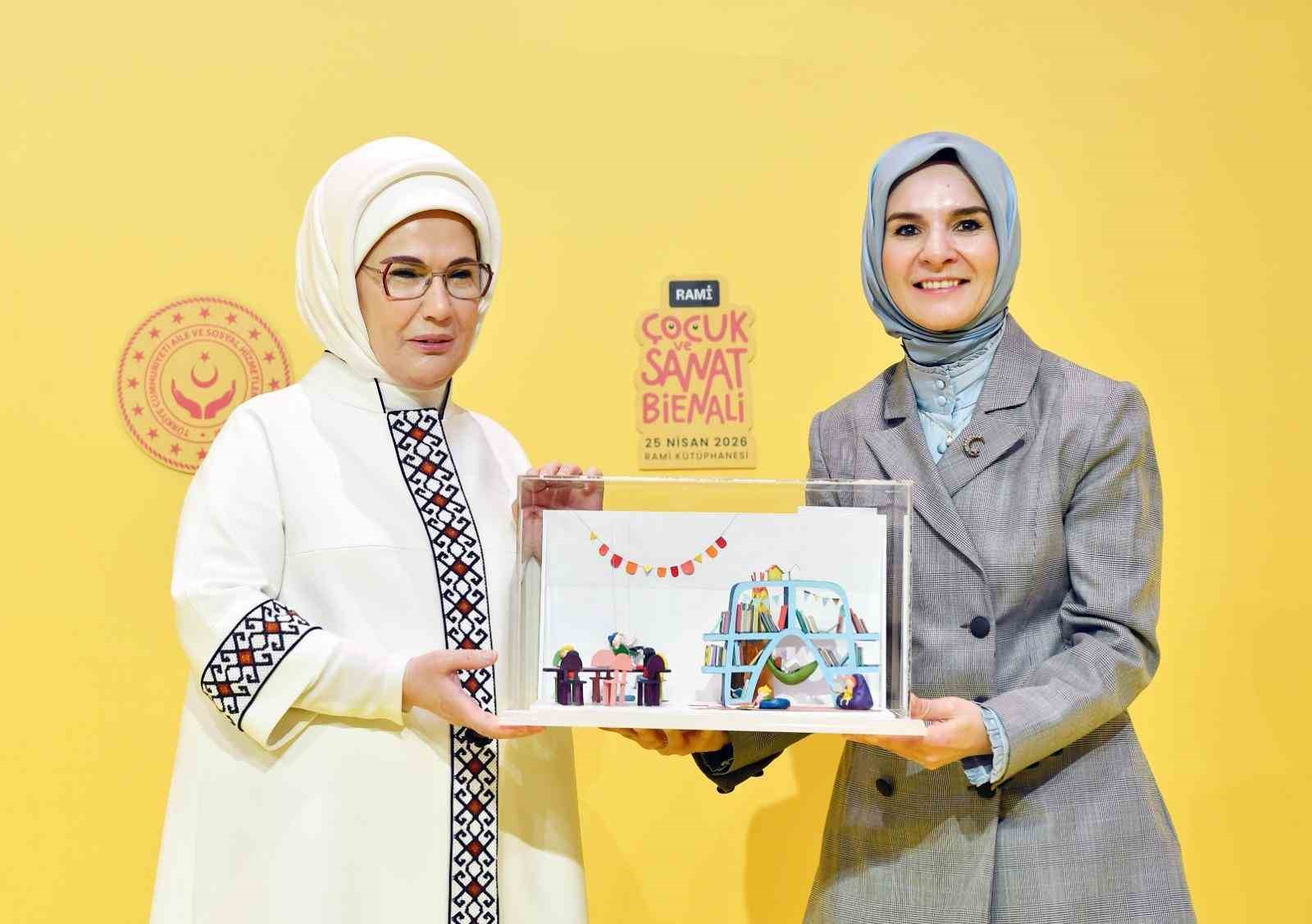 emine erdogan ailelerimiz mutlaka cocuklarini turk edebiyatina tesvik etmeli 1 Ew6IDH6W