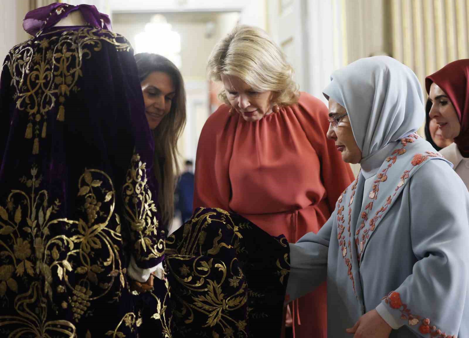 Emine Erdoğan, Belçika Kraliçesi Mathilde ile bir araya geldi 19 emine erdogan belcika kralicesi mathilde ile bir araya geldi 15 LRLfsykh