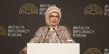 emine-erdogan-cocuklarimiz-icin-siddeti-ozendiren-ve-siradanlastiran-ne-varsa-hangi-mecrada-ve-ne-KWVAvpwh.jpg