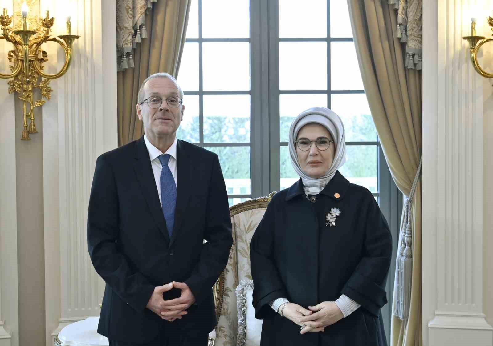 Emine Erdoğan, DSÖ heyetiyle görüştü 4 emine erdogan dso heyetiyle gorustu 0 F6SpHscu