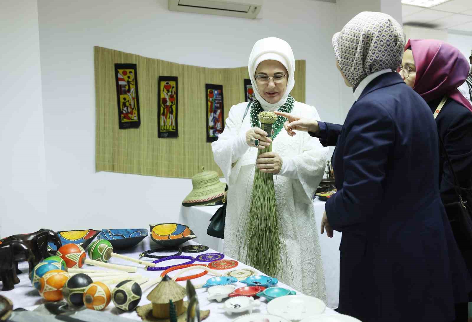 emine erdogan guney afrikada yunus emre enstitusunu ziyaret etti 6 8F7YBPGL
