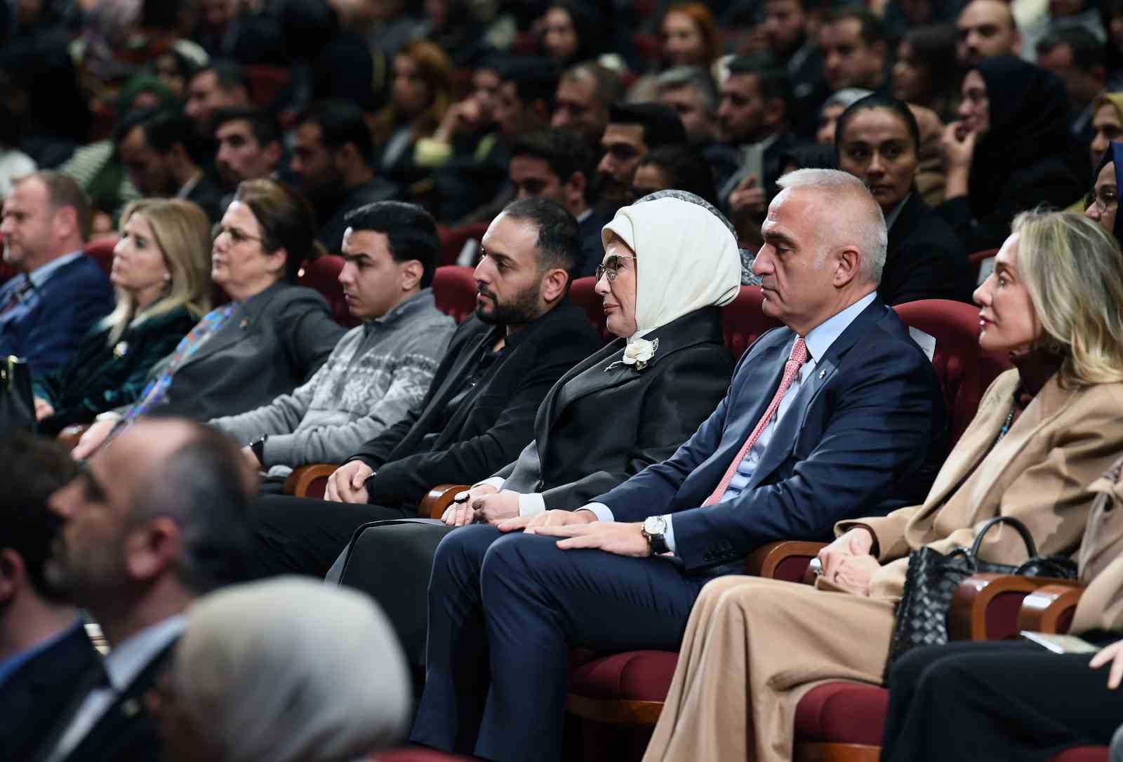 emine erdogan hind rajabin sesi filmini izledi 0 zCkf9TNA