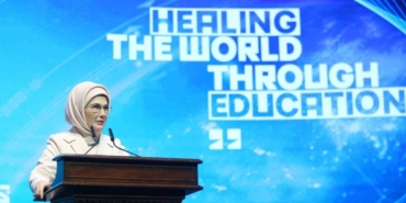 emine-erdogan-insanligin-bilimsel-ilerleyisinde-yepyeni-bir-cigir-acan-yapay-zeka-bir-savas-suclusuna-rtrm2QkN.jpg