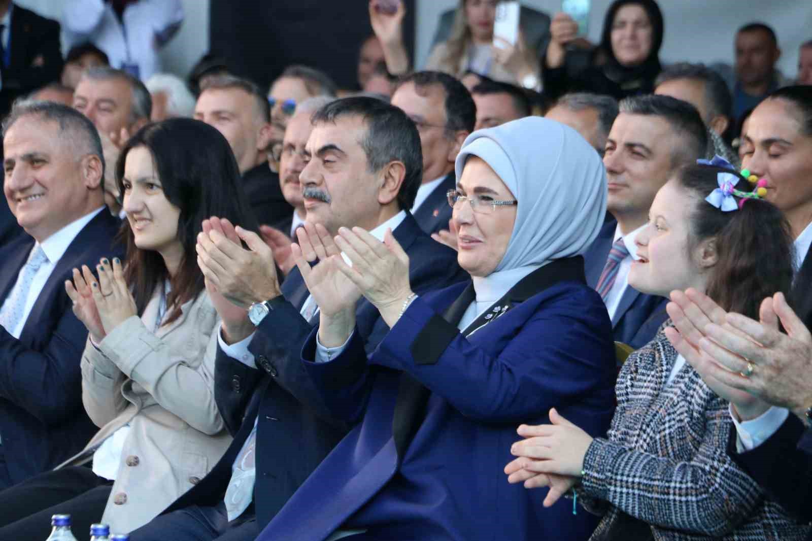 emine erdogan karadeniz ereglide ozel egitim kampusunun acilisina katildi 6 I4K4KImZ