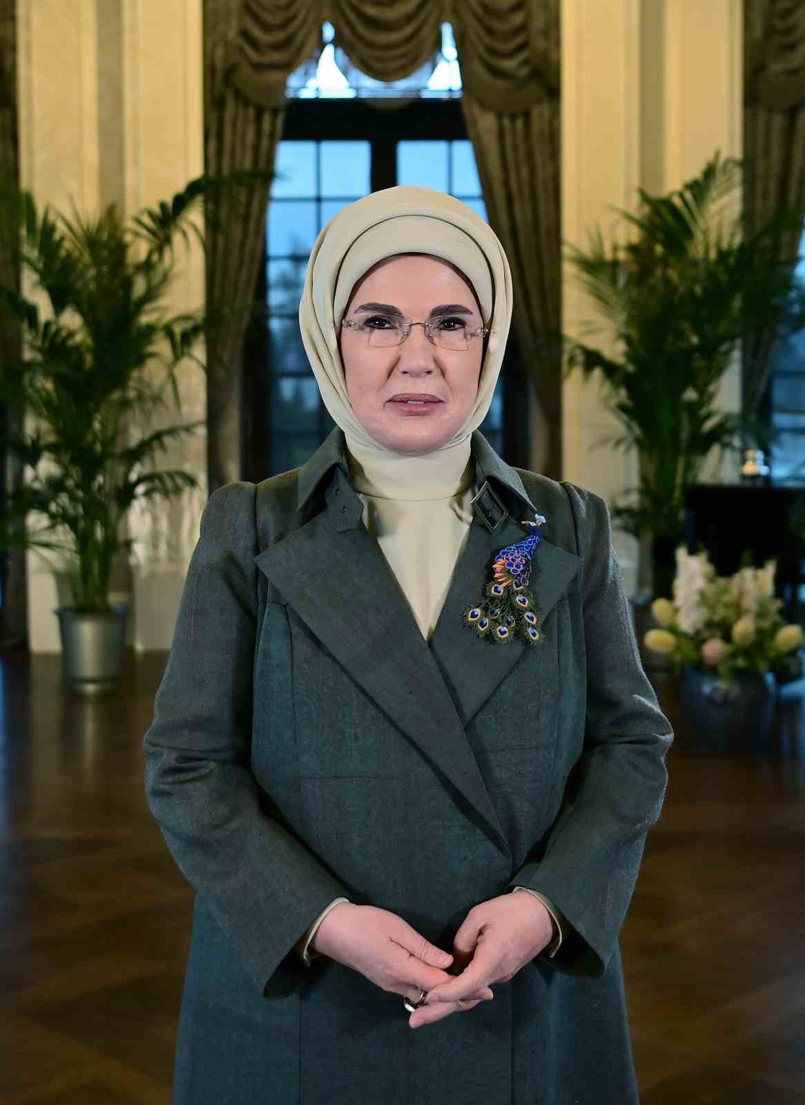 Emine Erdoğan: "Küresel ölçekte israf edilen gıdanın sadece dörtte birini kurtarabilsek dünyadaki açlığa son verebiliriz" 6 emine erdogan kuresel olcekte israf edilen gidanin sadece dortte birini kurtarabilsek dunyadaki acliga son Hk8hlTmS