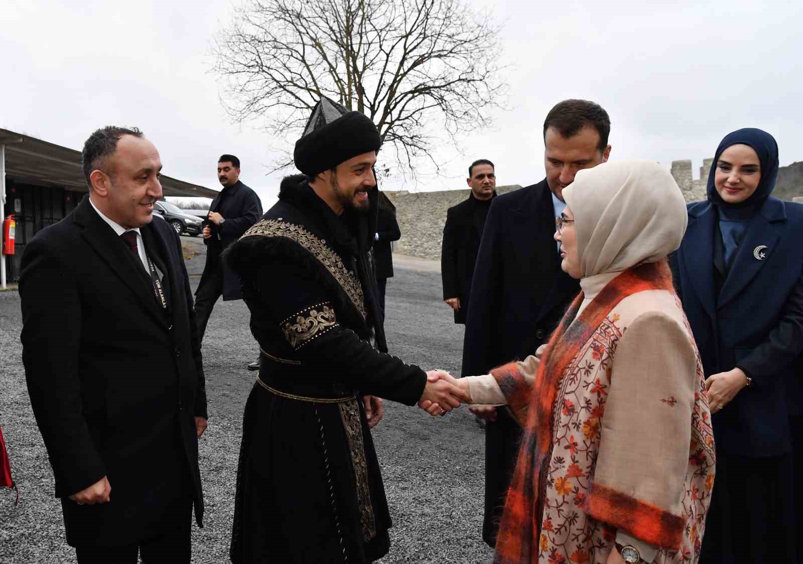 emine erdogan onursal baskani oldugu dernek ve vakiflarin temsilcileriyle bir araya geldi 3 BZP8vCMD