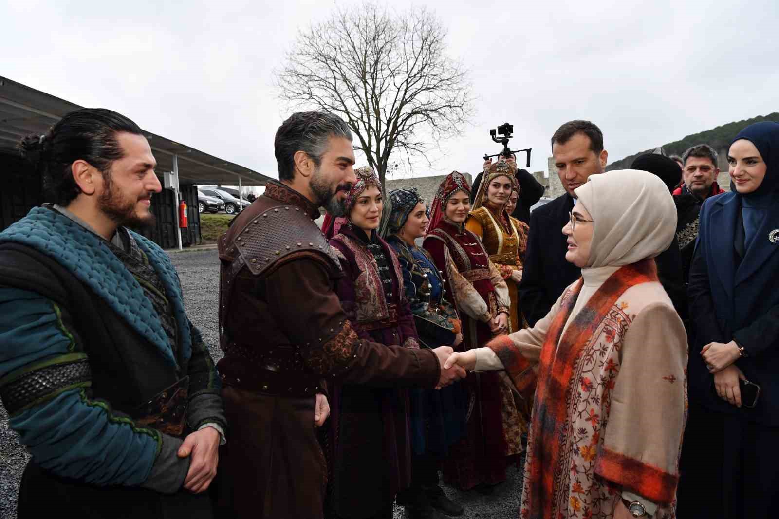 emine erdogan onursal baskani oldugu dernek ve vakiflarin temsilcileriyle bir araya geldi 5 WWAQFjE7