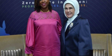 emine-erdogan-sierra-leone-cumhurbaskaninin-esi-fatima-maada-bio-ile-gorustu-NAOWyde4.jpg