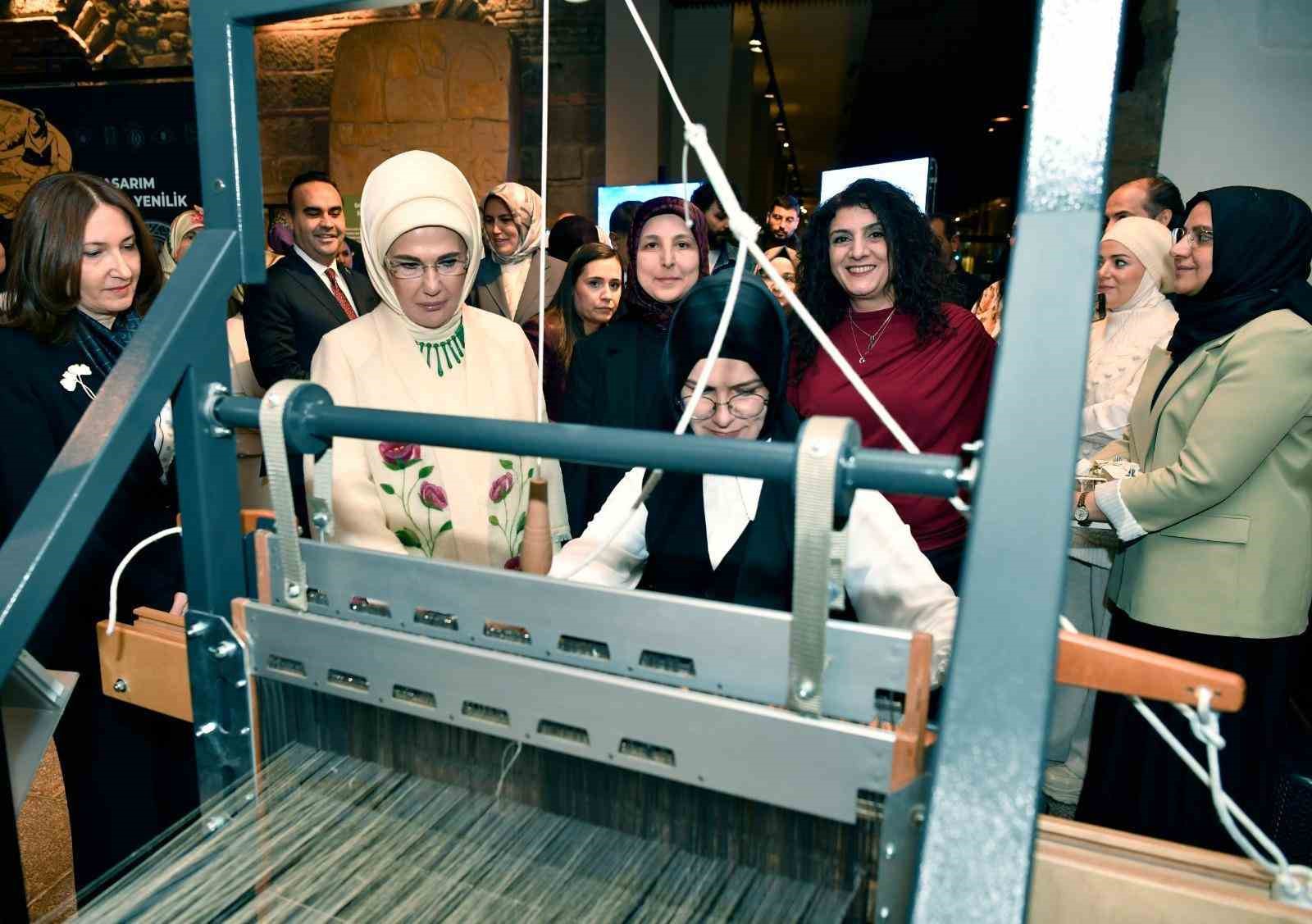 emine erdogan sof kumasinin desenlerindeki zevkiselim ve dokumasindaki ustalik onu 16 ve 17 yuzyillarda VbPCObkZ