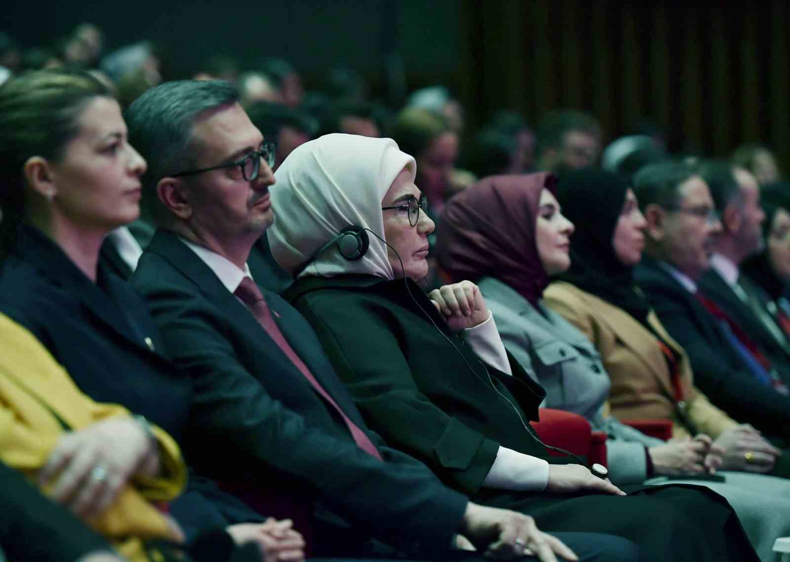 emine erdogan soykirimin kadin taniklari gazzede medya ve direnis programinin acilisinda konustu 16