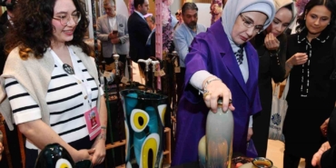 emine-erdogan-togem-derin-geleneksel-cemre-carsisinin-acilisina-katildi-8uZArKOa.jpg