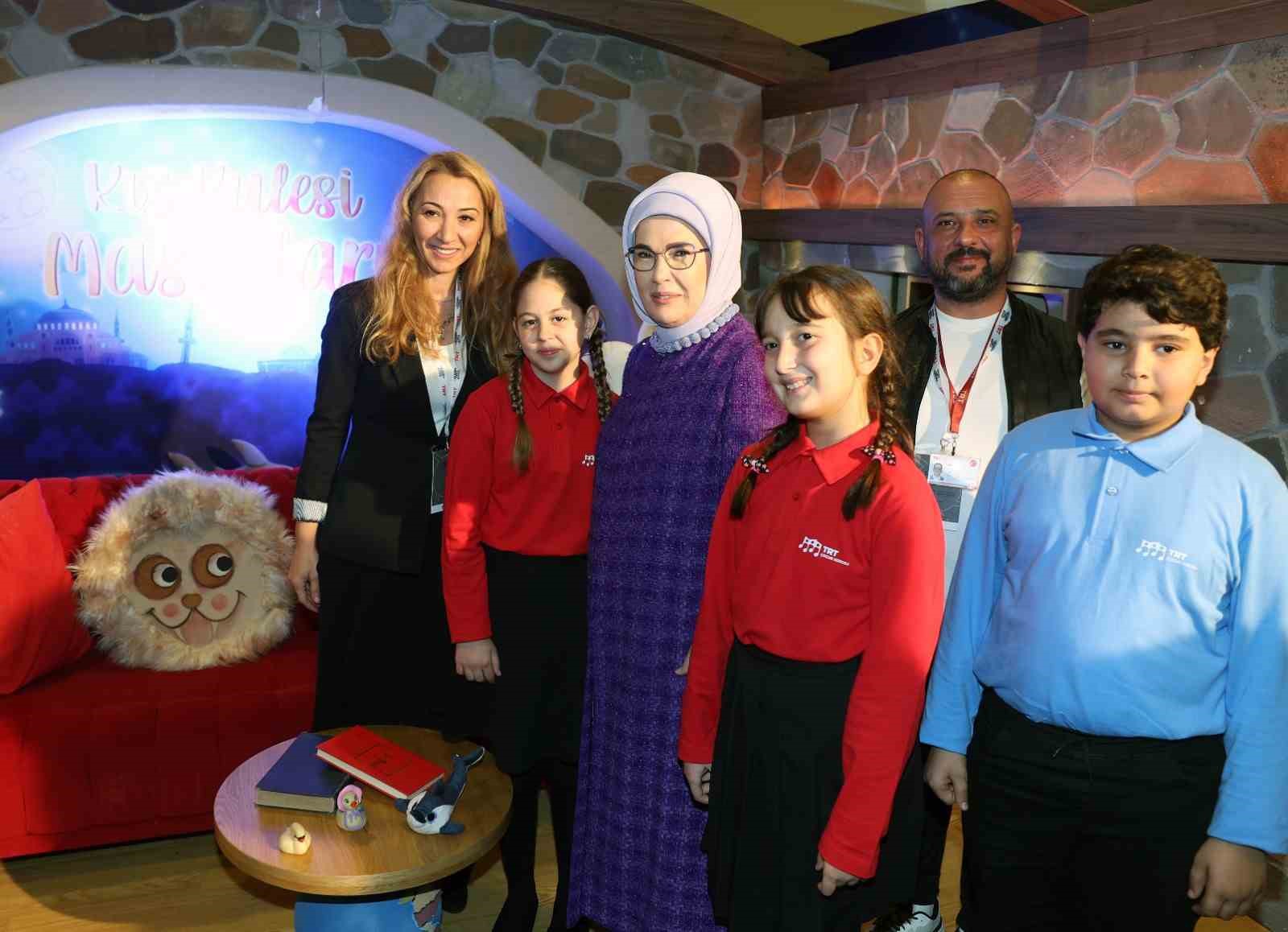 emine erdogan trt uluslararasi cocuk medyasi zirvesine katildi 1 7IhLe1HX