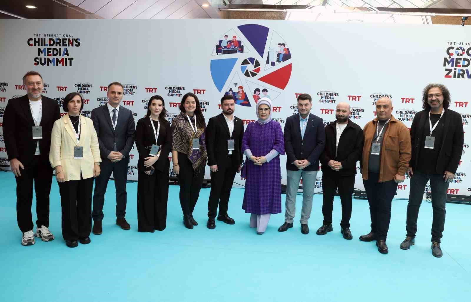 emine erdogan trt uluslararasi cocuk medyasi zirvesine katildi 4 t7fXbZUd