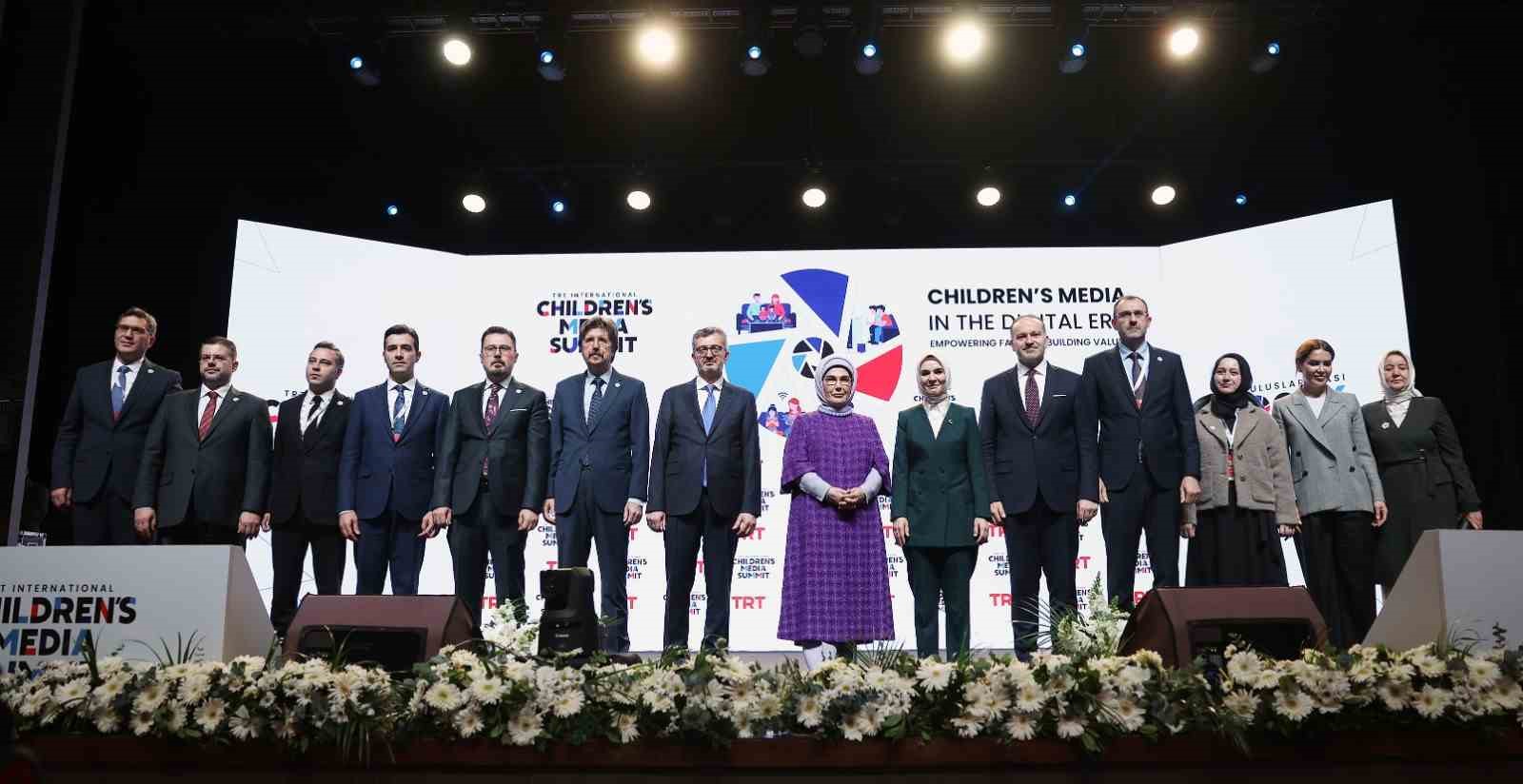 emine erdogan trt uluslararasi cocuk medyasi zirvesine katildi 7 B86G3hs1