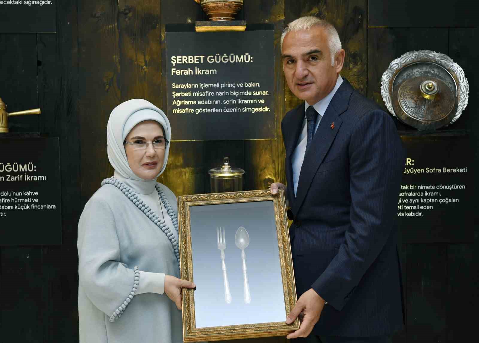 emine erdogan turk mutfagi anadolunun ruhunu ve vicdanini dunyanin dort bir yanina tasiyan en P999WMQf